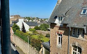T2 dans le quartier Saint-Michel de Saint Brieuc Vue sur les toits